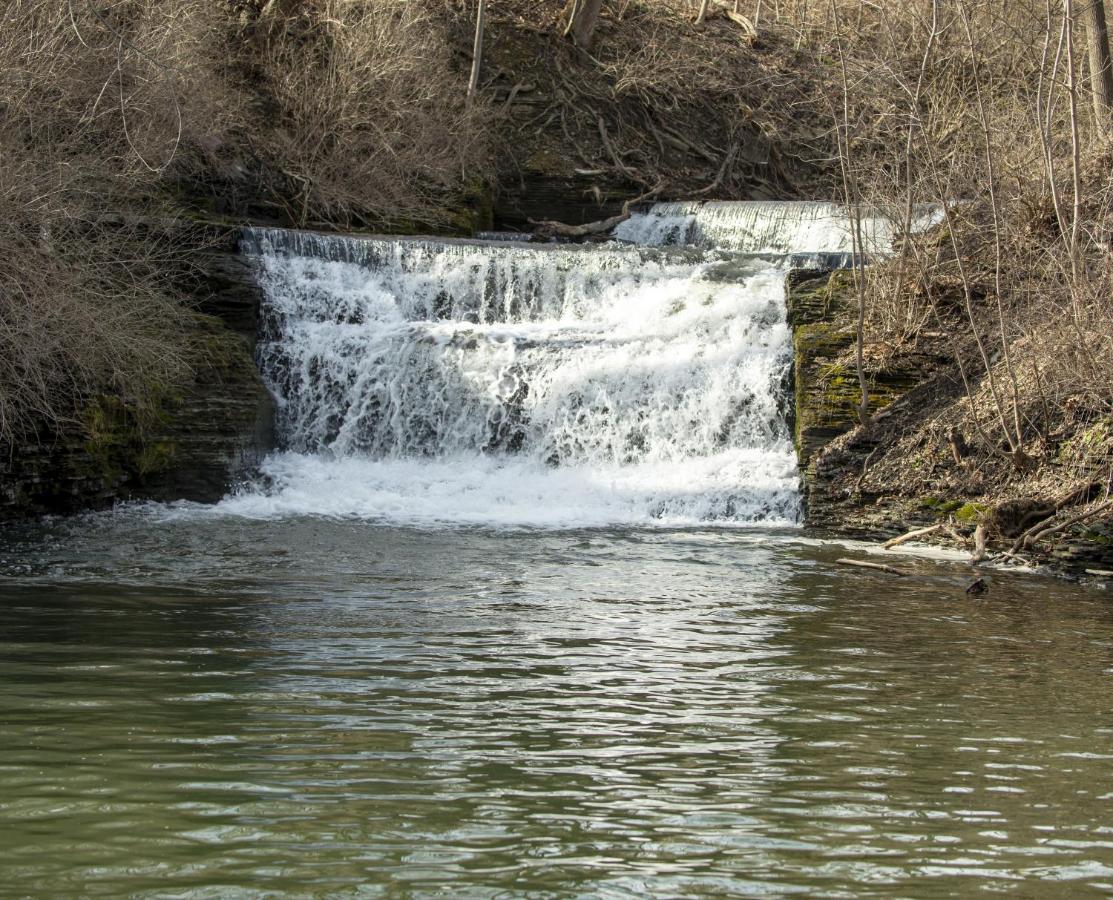 The Overlook At Burdett Falls Exterior photo